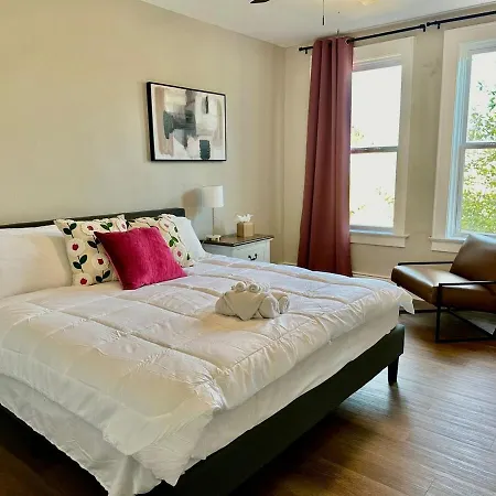Color Pop Casas - Townhomes Near Ford Center